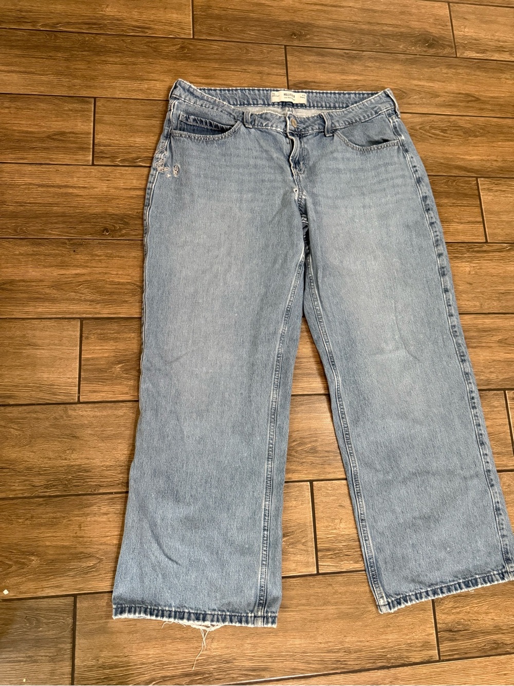 Hollister Low Rise Baggy Wide Leg Light Wash Blue Denim Jeans Womens W32